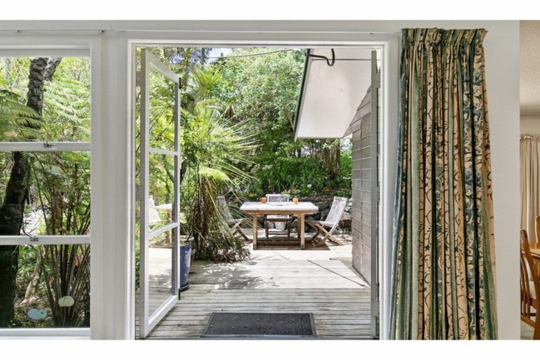 Photo of property in 75 Saddleback Rise, Murrays Bay, Auckland, 0630