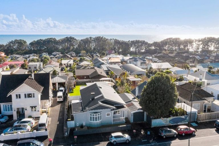Photo of property in 240 Saint Aubyn Street, New Plymouth, 4310