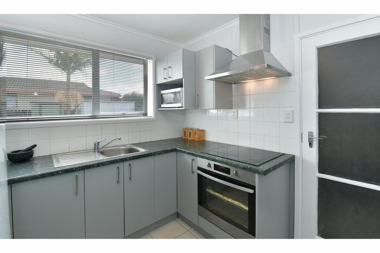 Photo of property in 1/127 Centreway Road, Orewa, 0931