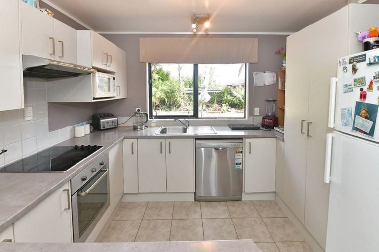 Photo of property in 118 Florence Avenue, Orewa, 0931
