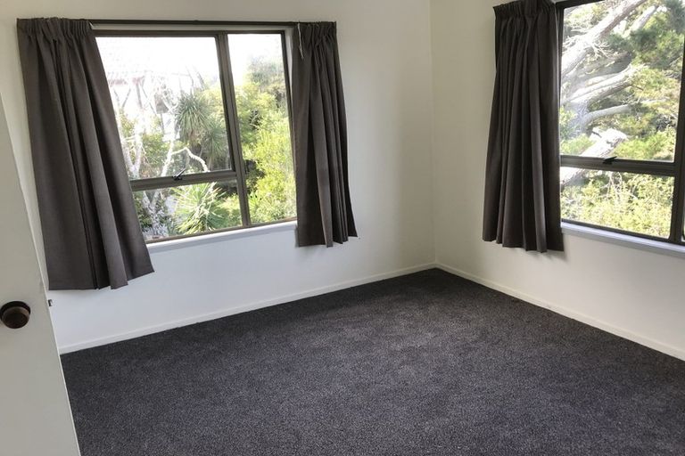 Photo of property in 38 Tree View Avenue, Glenfield, Auckland, 0629