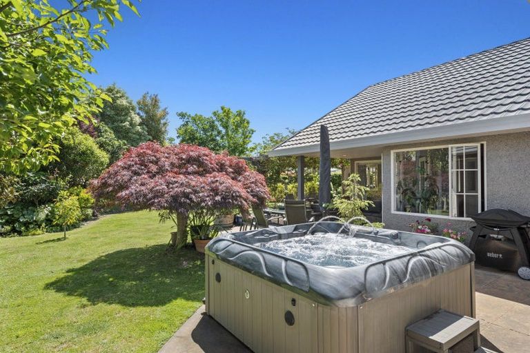 Photo of property in 15 Pukekura Place, Taradale, Napier, 4112