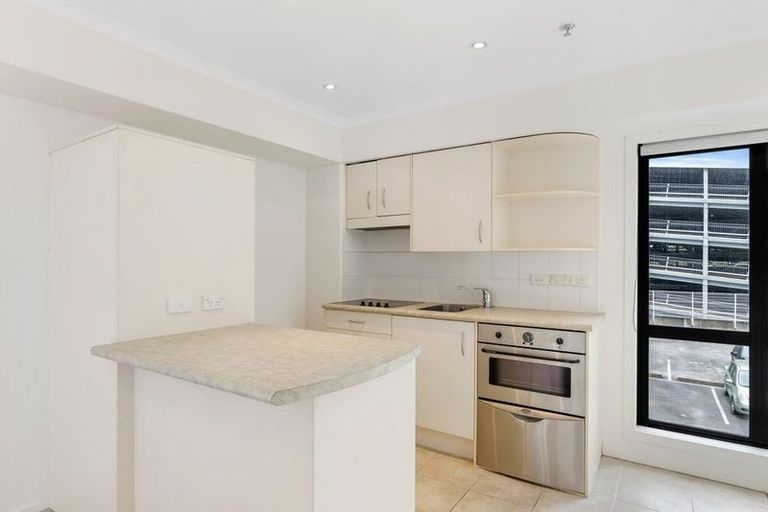 Photo of property in The Rennaissance, 5j/18 Ronwood Avenue, Manukau, Auckland, 2104
