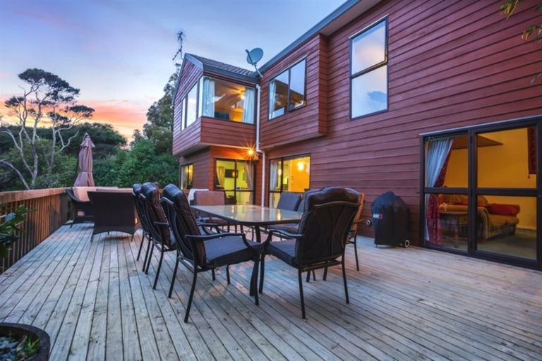 Photo of property in 12 Furneaux Grove, Whitby, Porirua, 5024