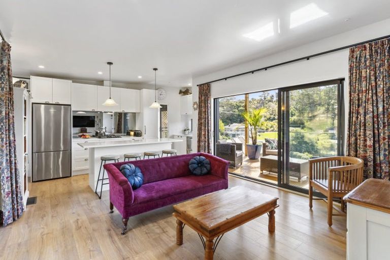 Photo of property in 5b Hobbs Road, Matakatia, Whangaparaoa, 0930