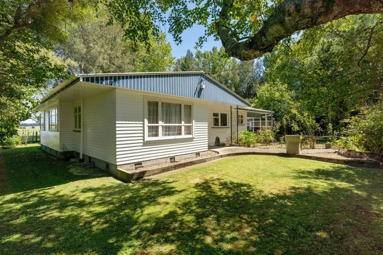 Photo of property in 1 Trent Street, Rongotea, 4476