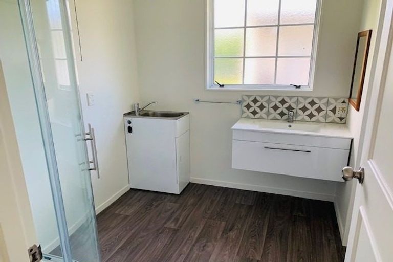 Photo of property in 42 Centennial Avenue, Arrowtown, 9302