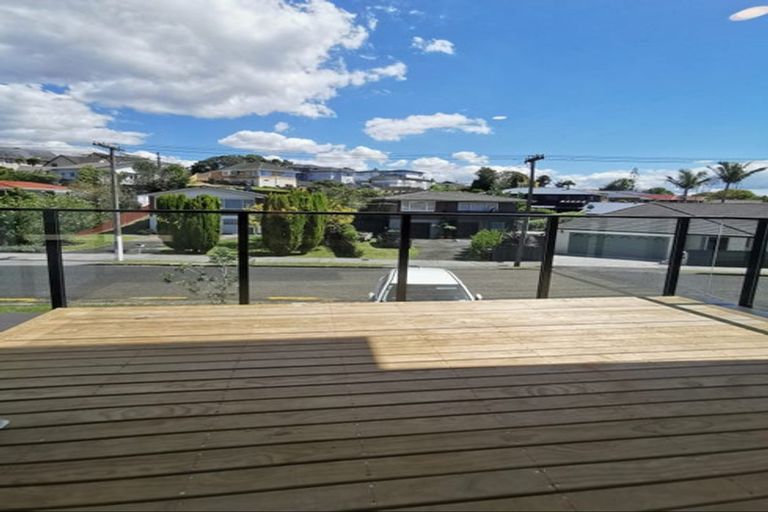 Photo of property in 13a Windermere Crescent, Blockhouse Bay, Auckland, 0600