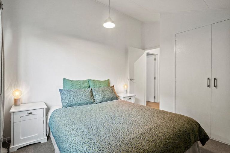 Photo of property in 5b Wye Place, Fernhill, Queenstown, 9300