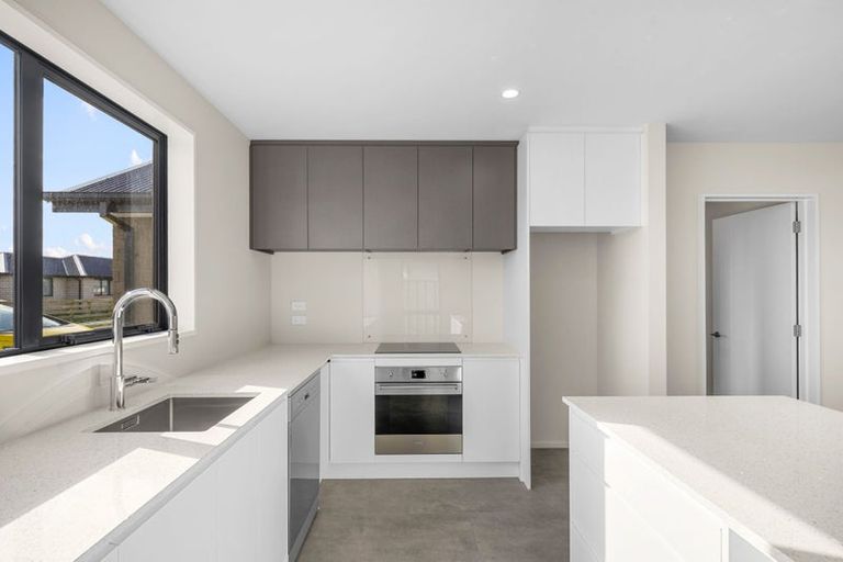 Photo of property in 28 Te Pakiaka Road, Pegasus, 7612