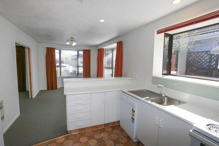 Photo of property in 2a Manor Place, Bryndwr, Christchurch, 8053