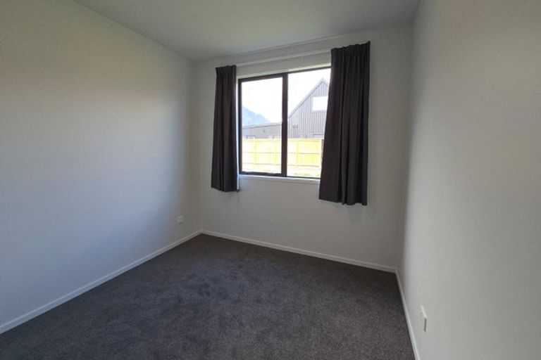 Photo of property in 60 Perendale Road, Jacks Point, 9371