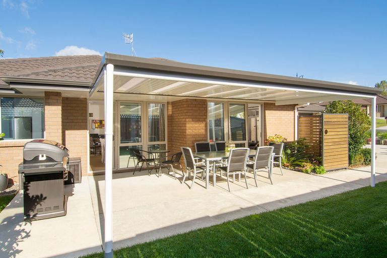 Photo of property in 22 Annandale Drive, Pyes Pa, Tauranga, 3112