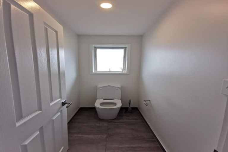 Photo of property in 5 Gilders Grove, Heathcote Valley, Christchurch, 8022