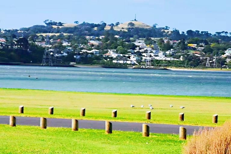 Photo of property in 9 Claresholm Place, Mangere Bridge, Auckland, 2022