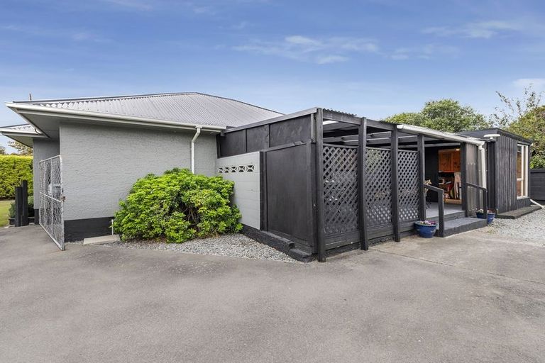 Photo of property in 194 Springs Road, Hornby, Christchurch, 8042