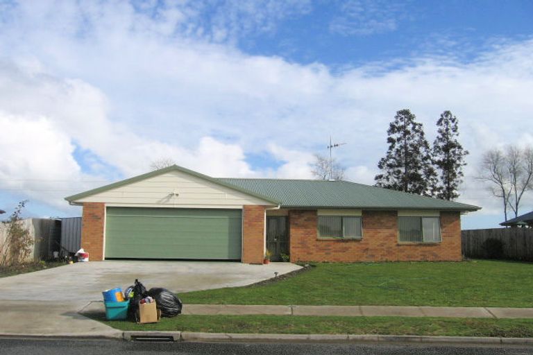 Photo of property in 20 Kittyhawk Place, Melville, Hamilton, 3206