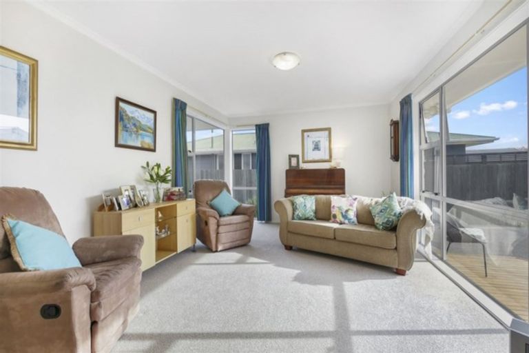 Photo of property in 43 Woolley Street, Avondale, Christchurch, 8061