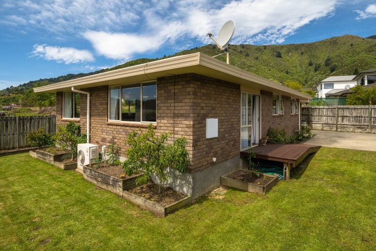 Photo of property in 67a Moana View Road, Waikawa, Picton, 7220