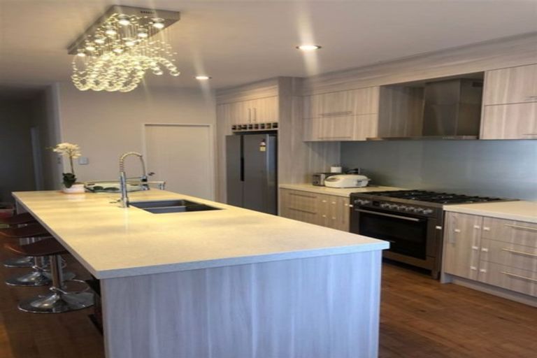 Photo of property in 21b Stamford Crescent, Flat Bush, Auckland, 2019