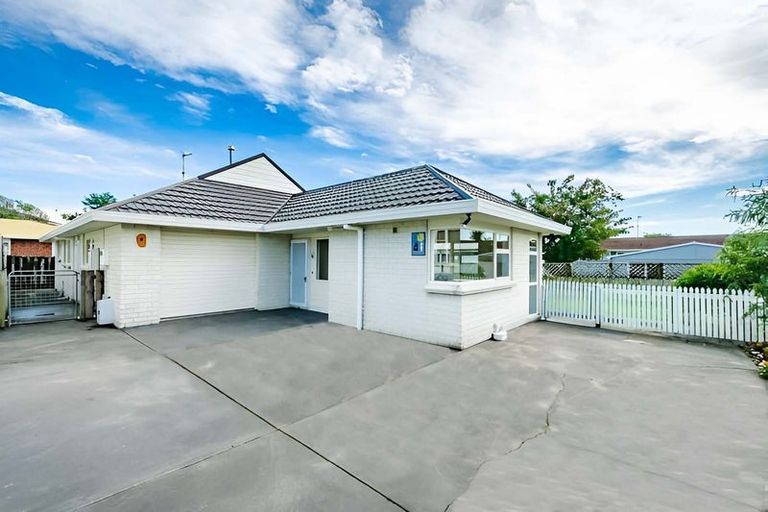 Photo of property in 4a Ngahina Street, Paraparaumu, 5032