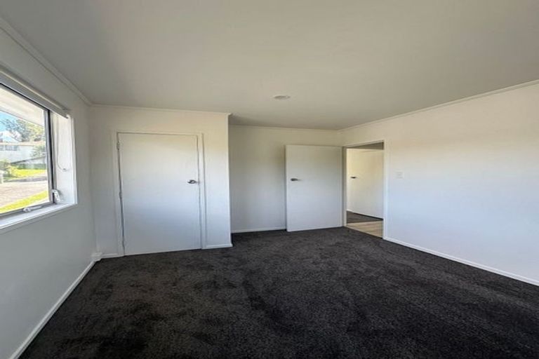 Photo of property in 32 Vandeleur Avenue, Birkdale, Auckland, 0626