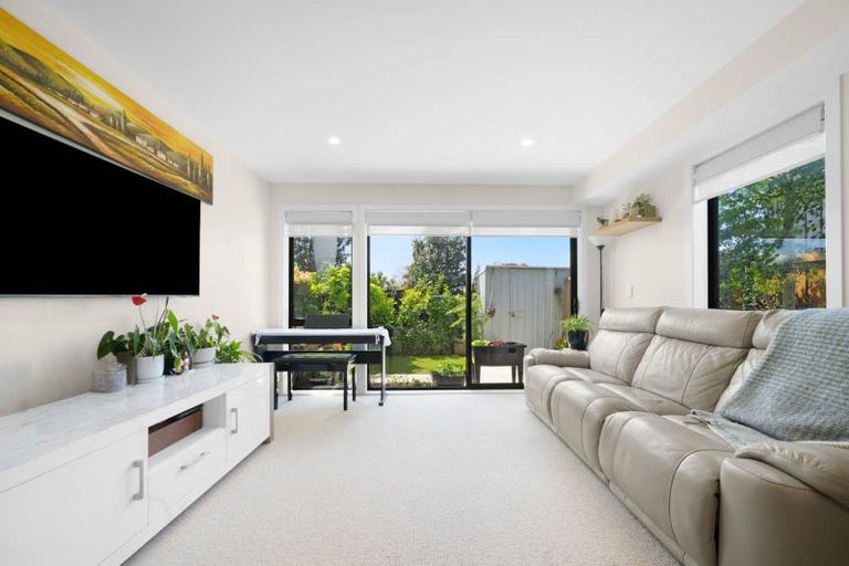 Photo of property in 640a Massey Road, Mangere, Auckland, 2022