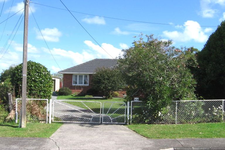 Photo of property in 21 Ward Crescent, Te Atatu Peninsula, Auckland, 0610