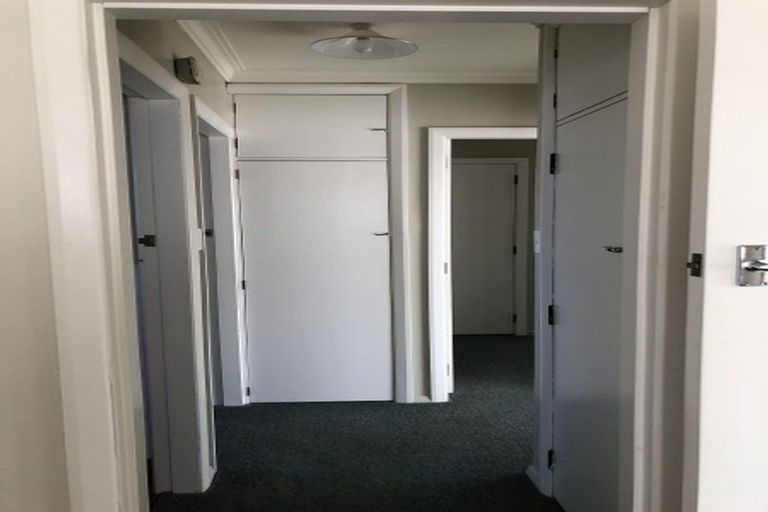 Photo of property in 6 Karaka Crescent, Levin, 5510