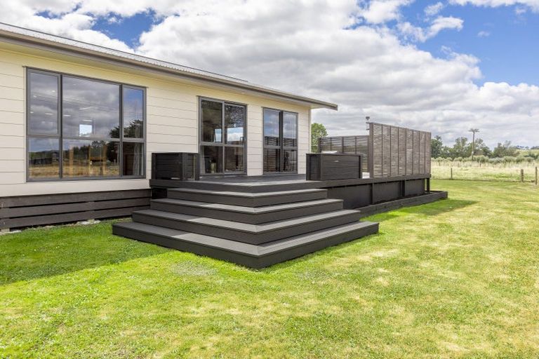 Photo of property in 1 Elm Place, Waipukurau, 4284