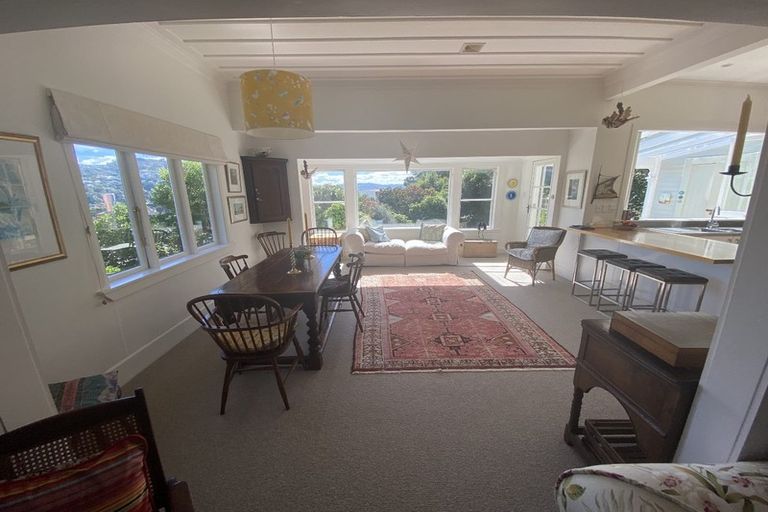 Photo of property in 25 Saint Michaels Crescent, Kelburn, Wellington, 6012