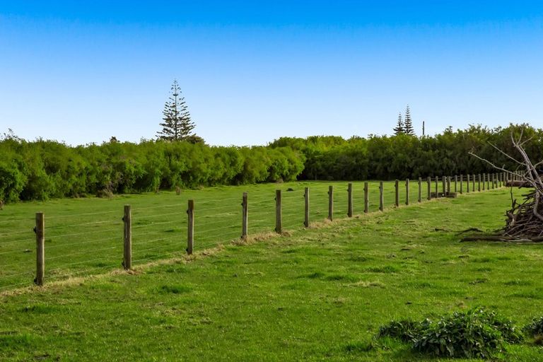 Photo of property in 301 Waihi Road, Hawera, 4673