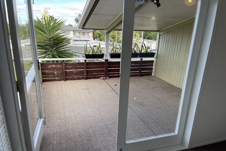 Photo of property in 13 Rickards Place, New Lynn, Auckland, 0600