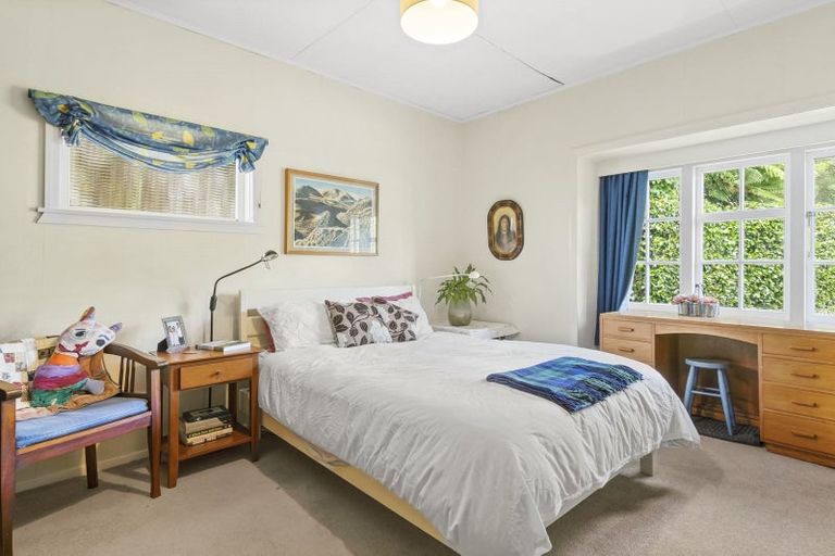 Photo of property in 27 Lower North Terrace, Kelburn, Wellington, 6012