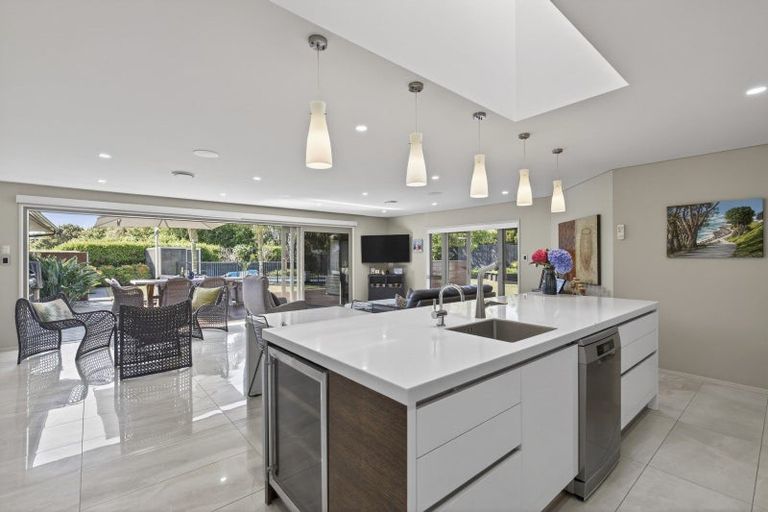 Photo of property in 55 Shelter Grove, Frankleigh Park, New Plymouth, 4310