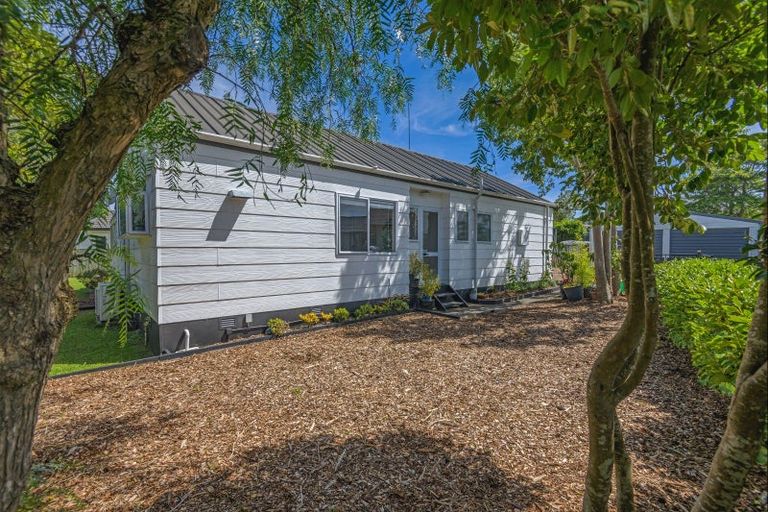 Photo of property in 19 Peppertree Glade, Kelvin Grove, Palmerston North, 4414