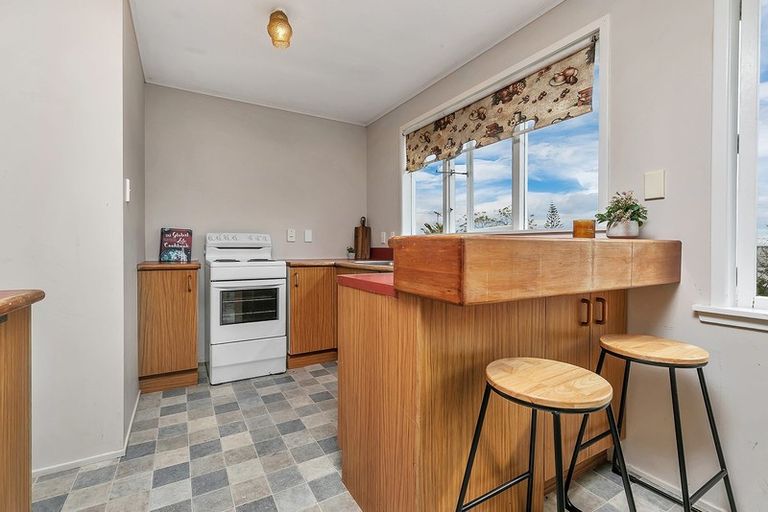 Photo of property in 1/25 Peach Road, Glenfield, Auckland, 0629