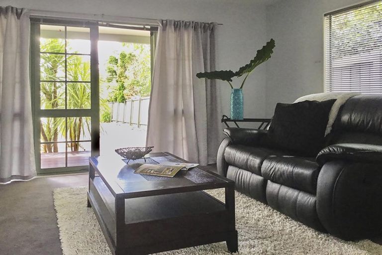 Photo of property in 14 Kamara Road, Glen Eden, Auckland, 0602