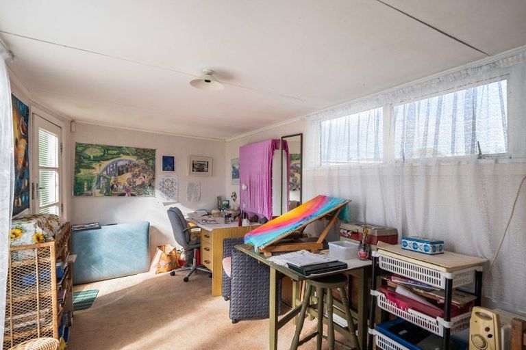 Photo of property in 361 Oxford Street, Levin, 5510