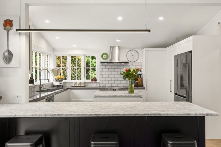 Photo of property in 1/12a Moore Street, Hillcrest, Auckland, 0627