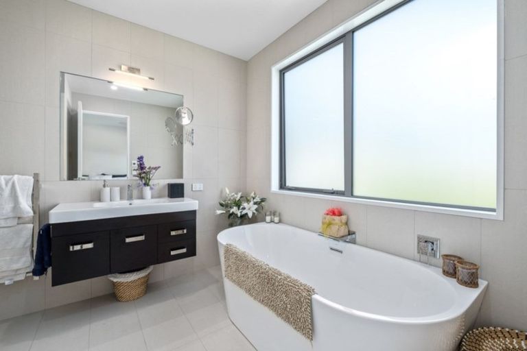 Photo of property in 17 Mountain View Drive, Wanaka, 9382