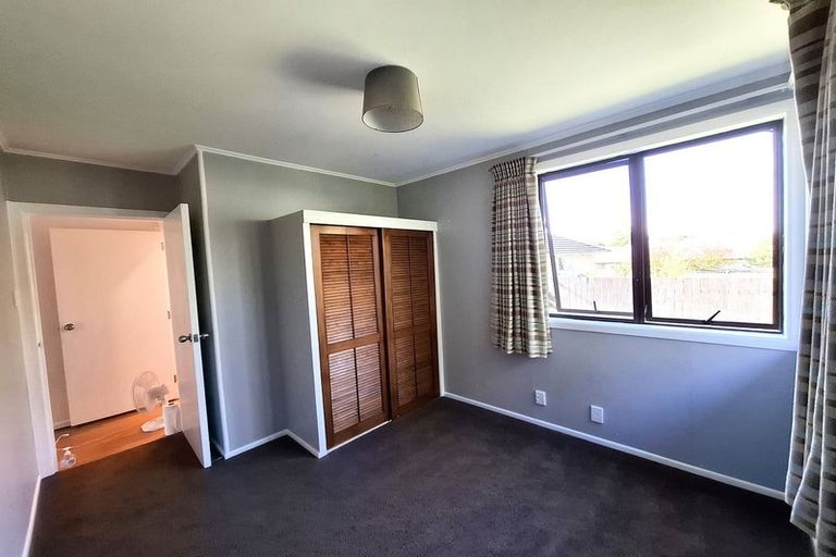 Photo of property in 22a Kirrie Avenue, Te Atatu South, Auckland, 0610