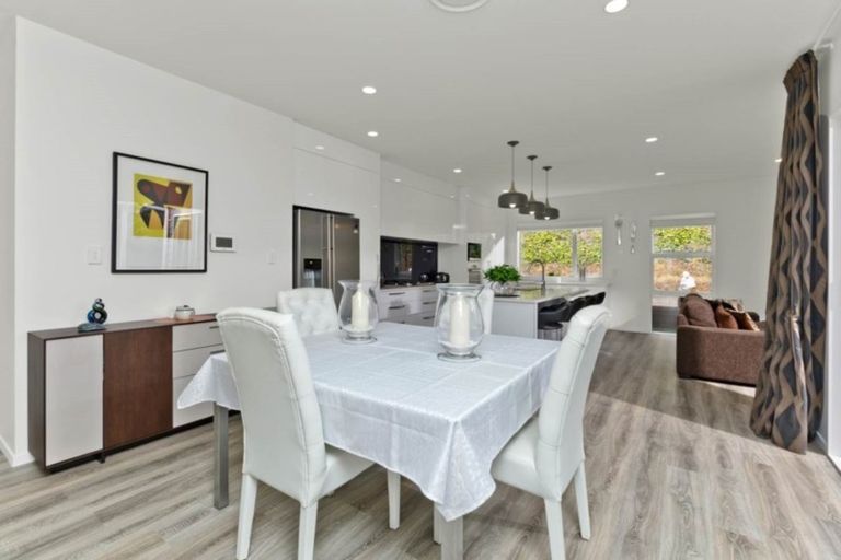 Photo of property in 30 Boocock Crescent, Orewa, 0931