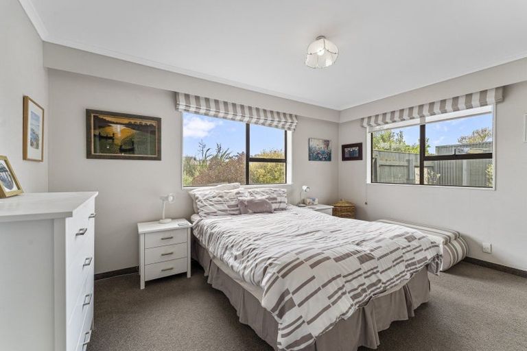 Photo of property in 44 Norfolk Crescent, Otaki Beach, Otaki, 5512