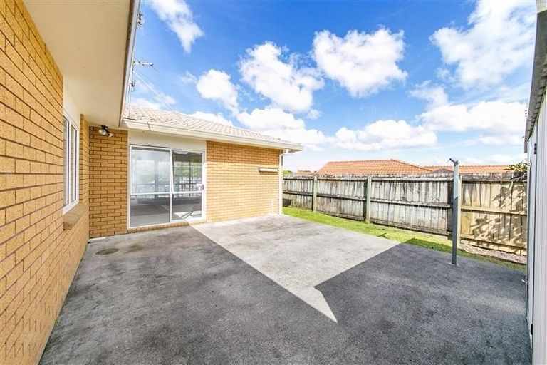 Photo of property in 1 Jacinta Grove, Swanson, Auckland, 0612