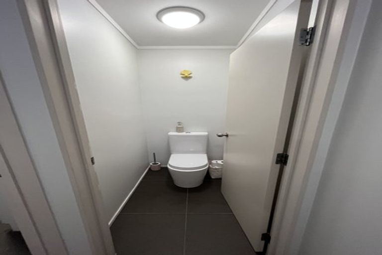 Photo of property in 3/8 Park Hill Road, Birkenhead, Auckland, 0626