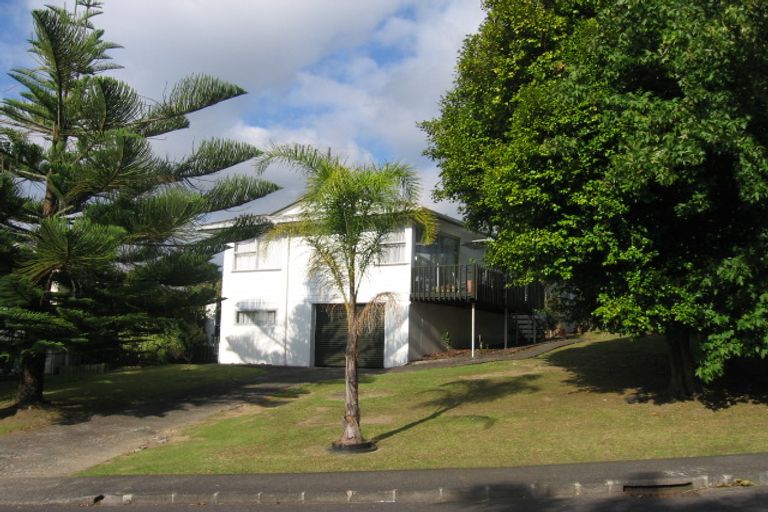 Photo of property in 40 Normanton Street, Glenfield, Auckland, 0629
