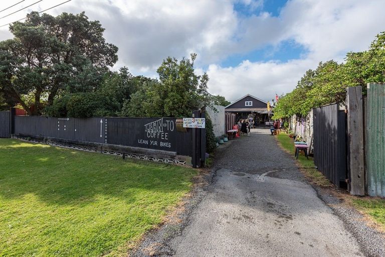 Photo of property in 84 Moana Street, Otaki Beach, Otaki, 5512