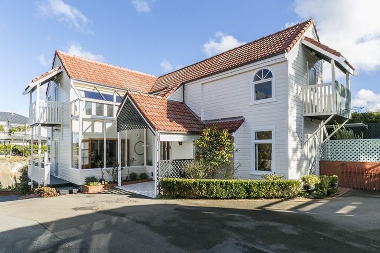 Photo of property in 4 Inverell Way, Seatoun, Wellington, 6022