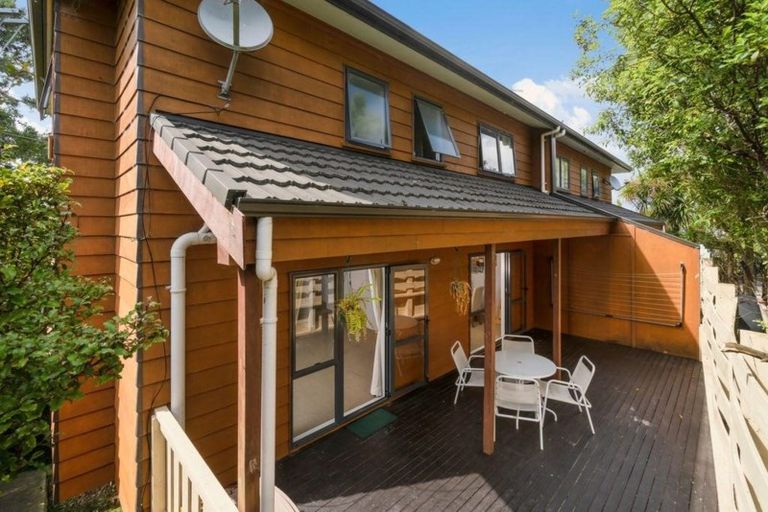 Photo of property in 48b Harmel Road, Glendene, Auckland, 0602